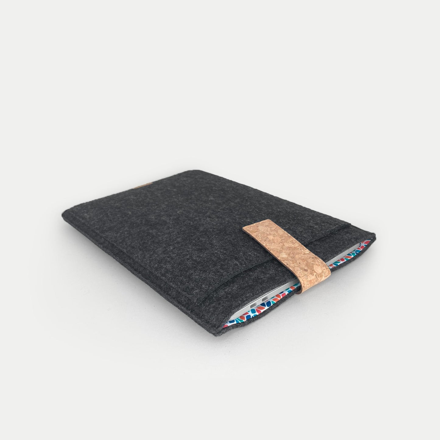 Hülle für Dynabook Satellite Pro | mit Magnetverschluss und extra Fach  | anthrazit - Colorful | Modell "HAKA"