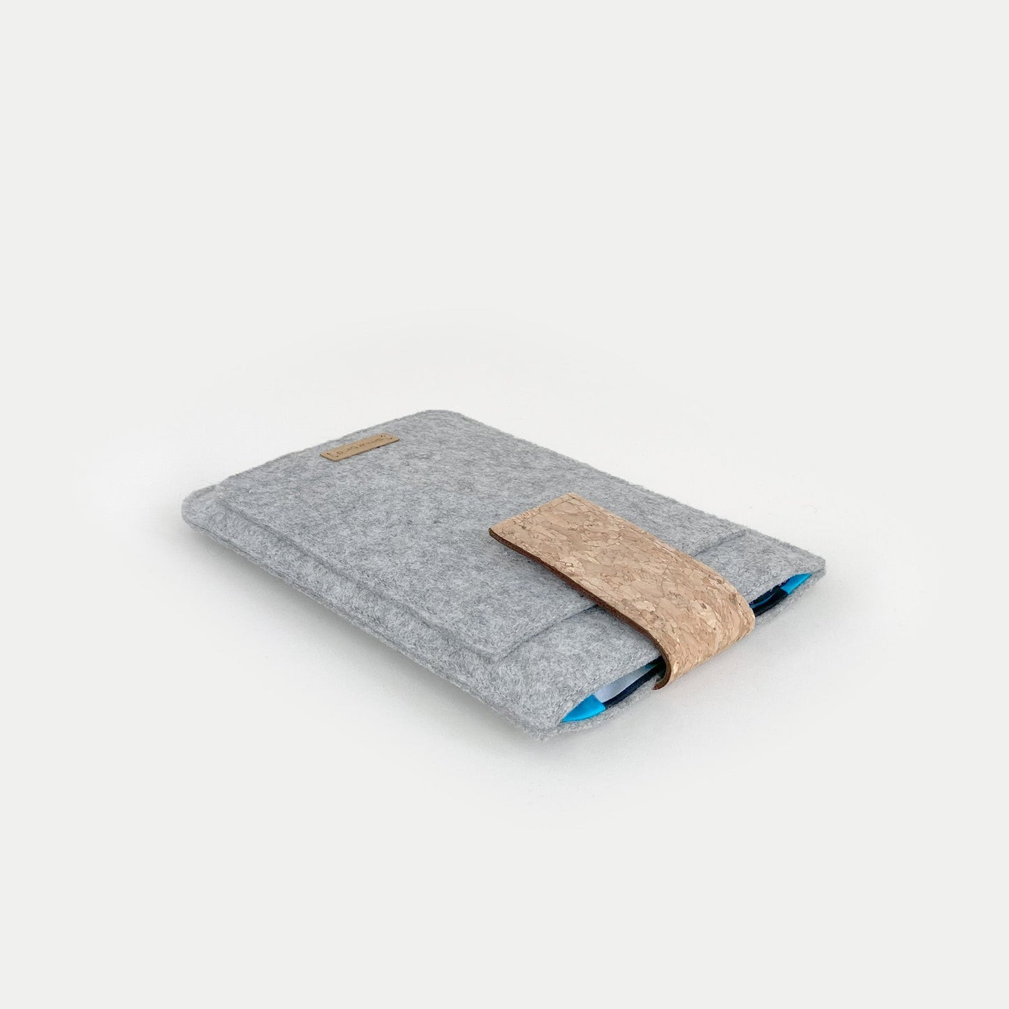 eReader Hülle nach Maß | mit Magnetverschluss und extra Fach | hellgrau - Shapes | Modell "HAKA"