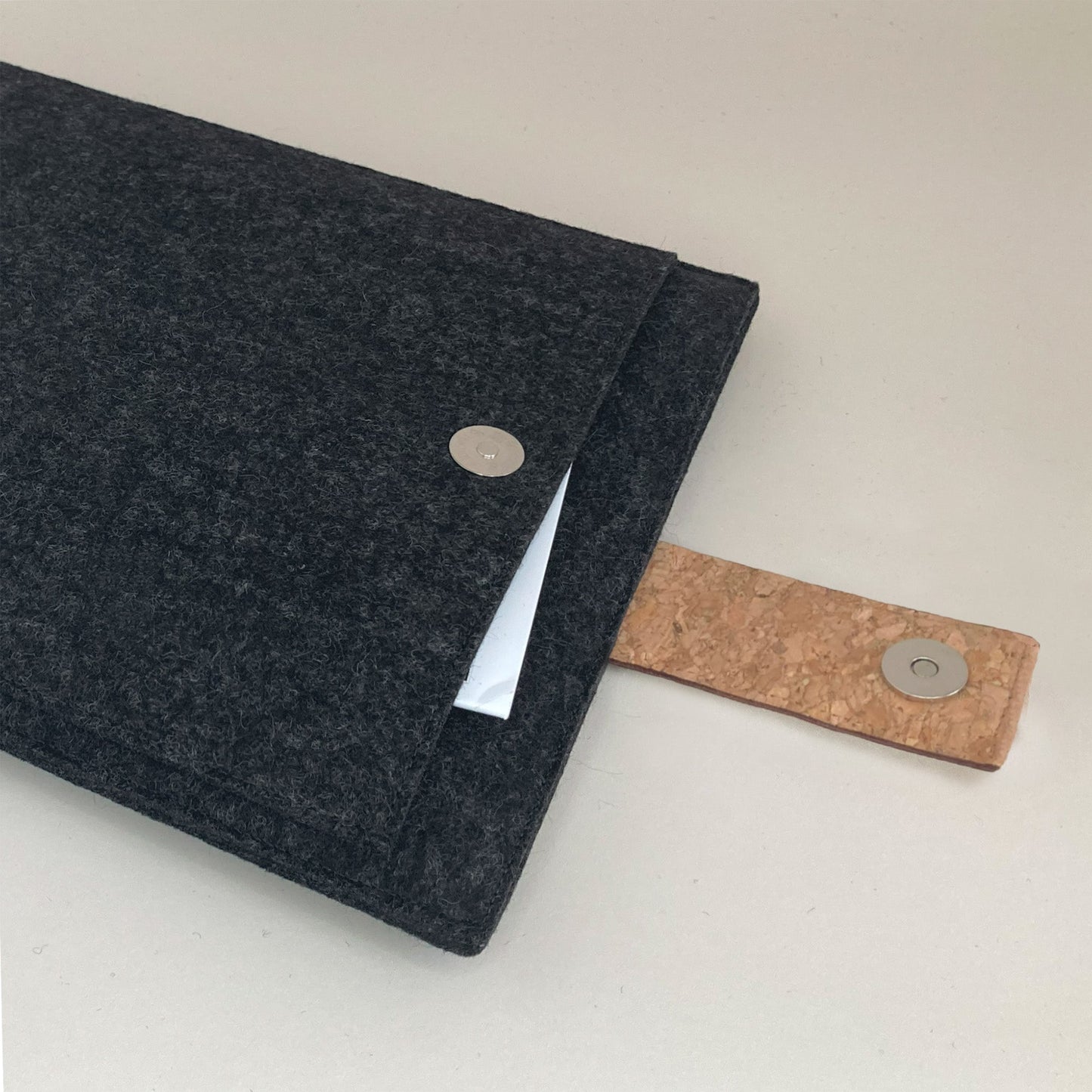 Hülle für Asus Zenbook 14 | mit Magnetverschluss und extra Fach  | anthrazit - Shapes | Modell "HAKA"