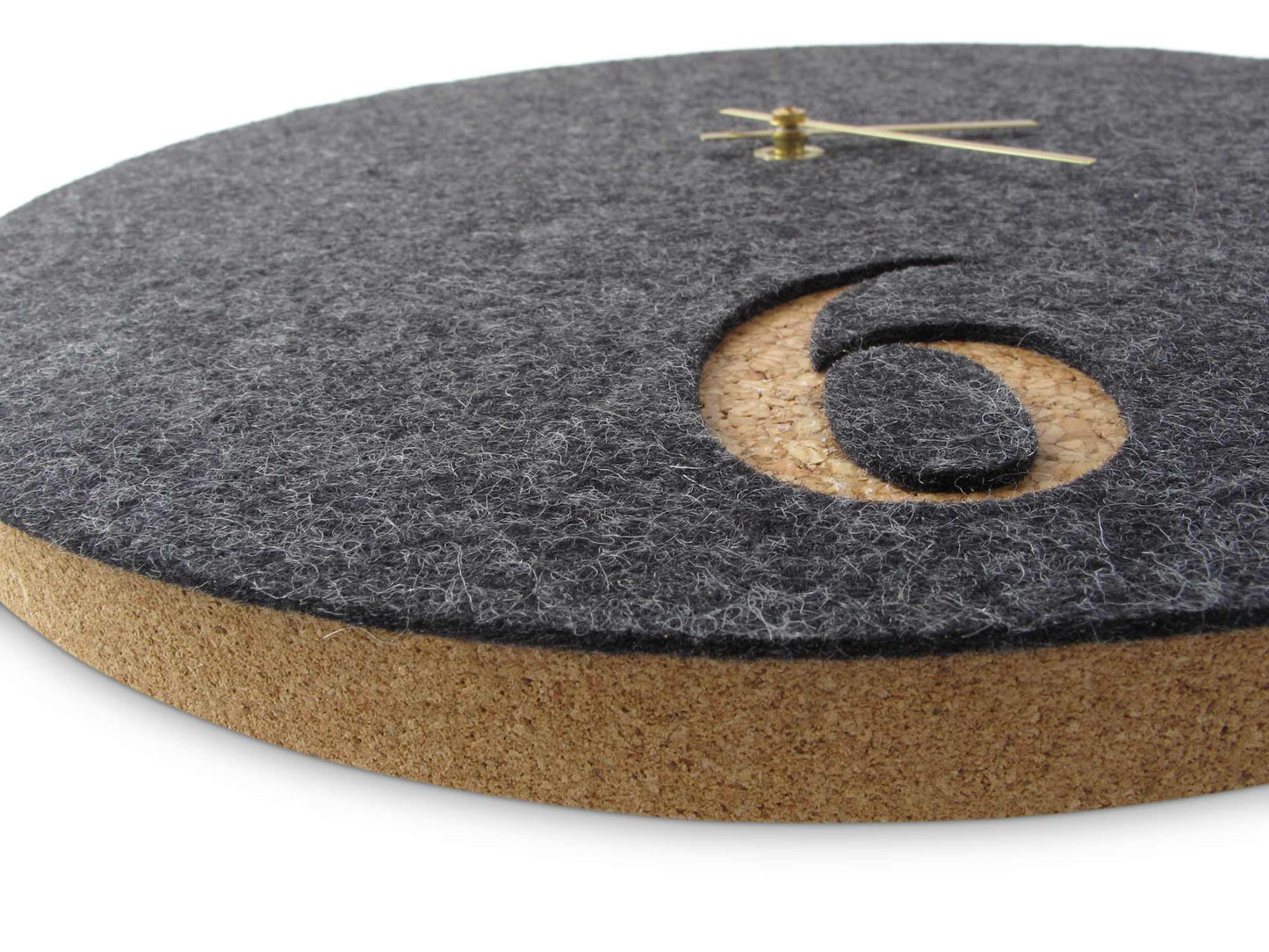 Wanduhr aus Filz und Kork 30 cm | anthrazit - gold | Design: Aarhus