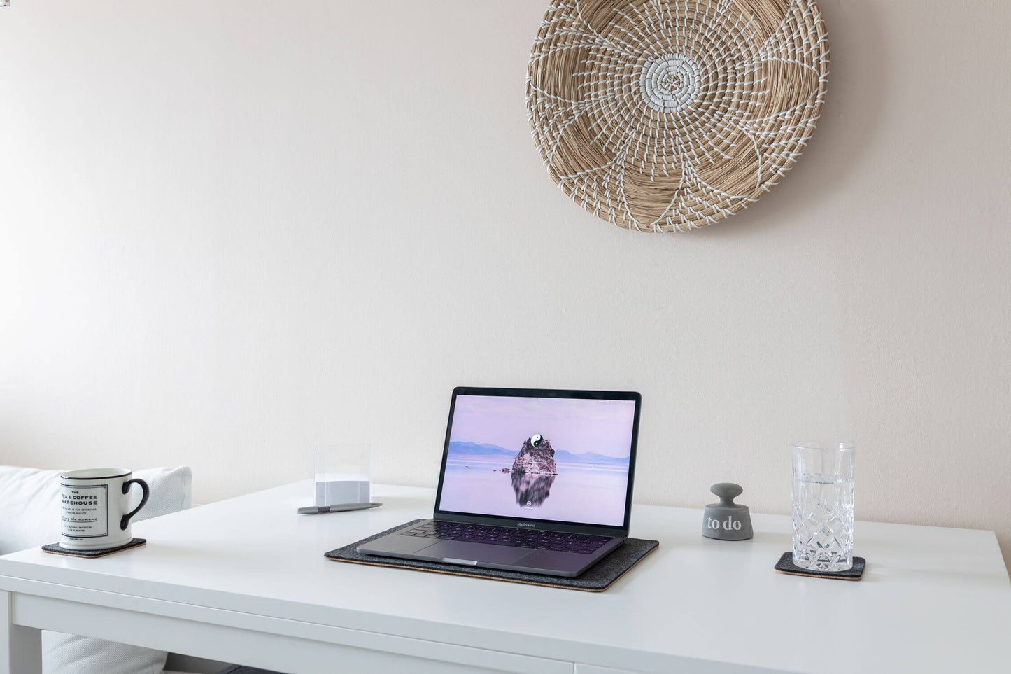 Unterlage für MacBooks aus Filz und Kork | 26 x 38 cm | anthrazit