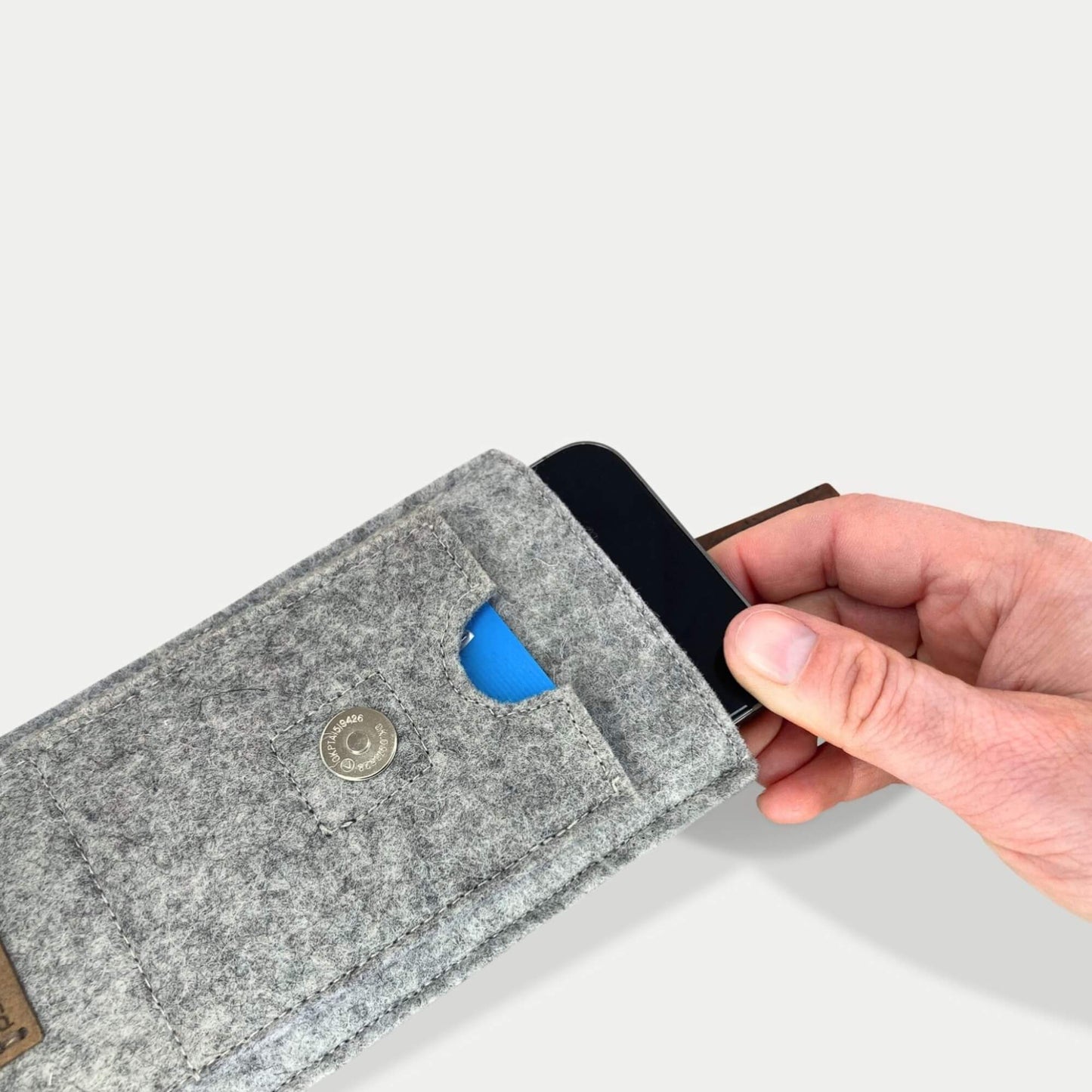 Handy Gürteltasche für Google Pixel 7 Pro | mit Magnetverschluss und Kartenfach | hellgrau | Modell CLIP