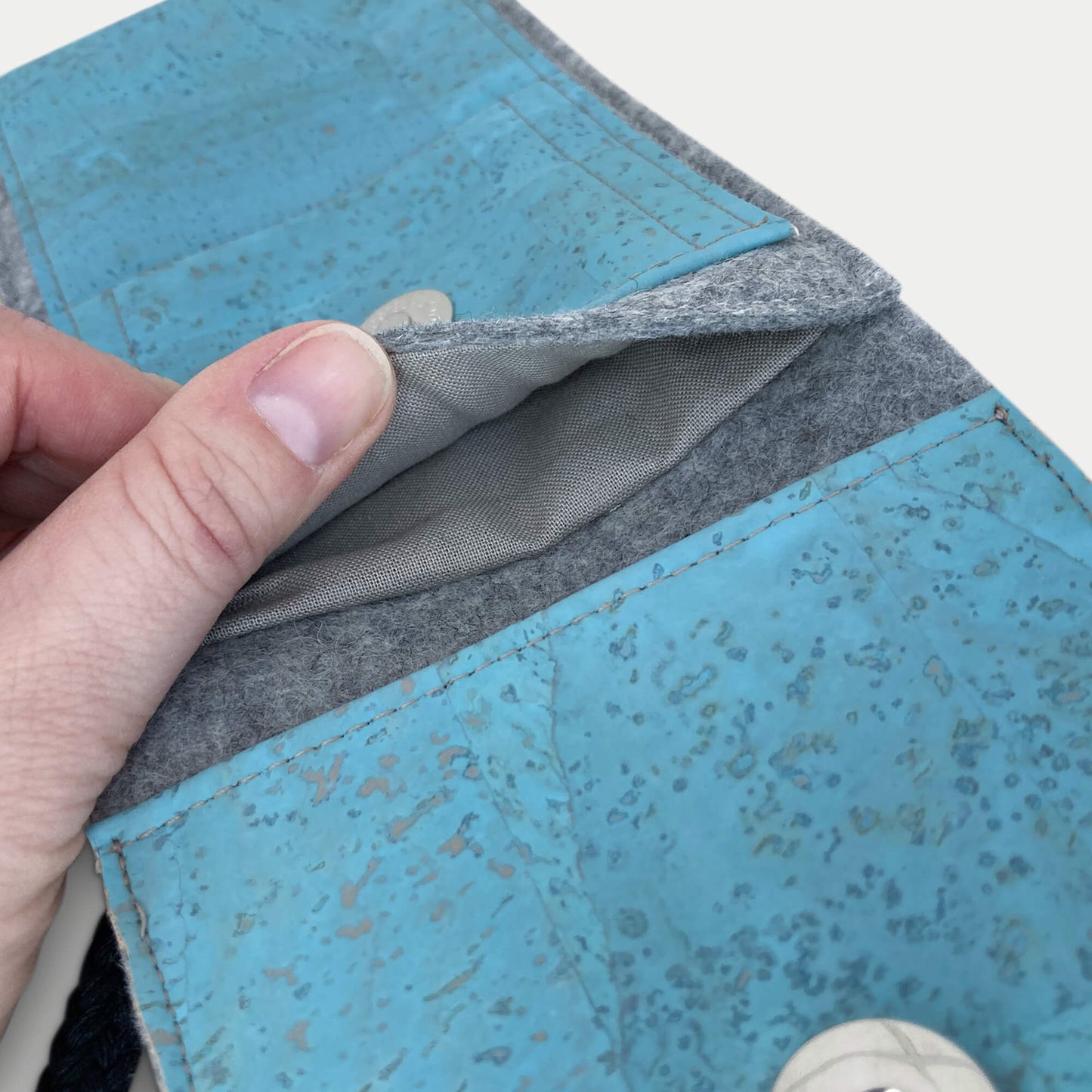 Shoulder bag for Samsung Galaxy Z Fold5 | made of felt and organic cotton | light grey - azure | model KEDJA deluxe