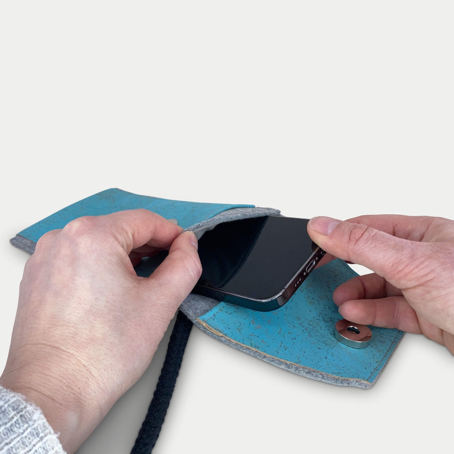 Shoulder bag for Samsung Galaxy Z Fold5 | made of felt and organic cotton | light grey - azure | model KEDJA deluxe