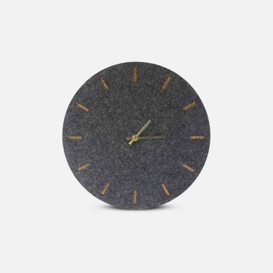 Wanduhr aus Filz und Kork 30 cm | anthrazit - gold | Design: Kopenhagen