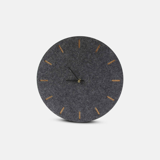 Wanduhr aus Filz und Kork 30 cm | anthrazit - schwarz | Design: Kopenhagen