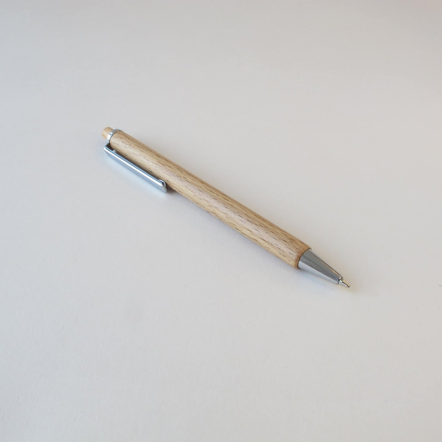 Nachhaltiger Kugelschreiber aus Holz und Metall - Uma TREE