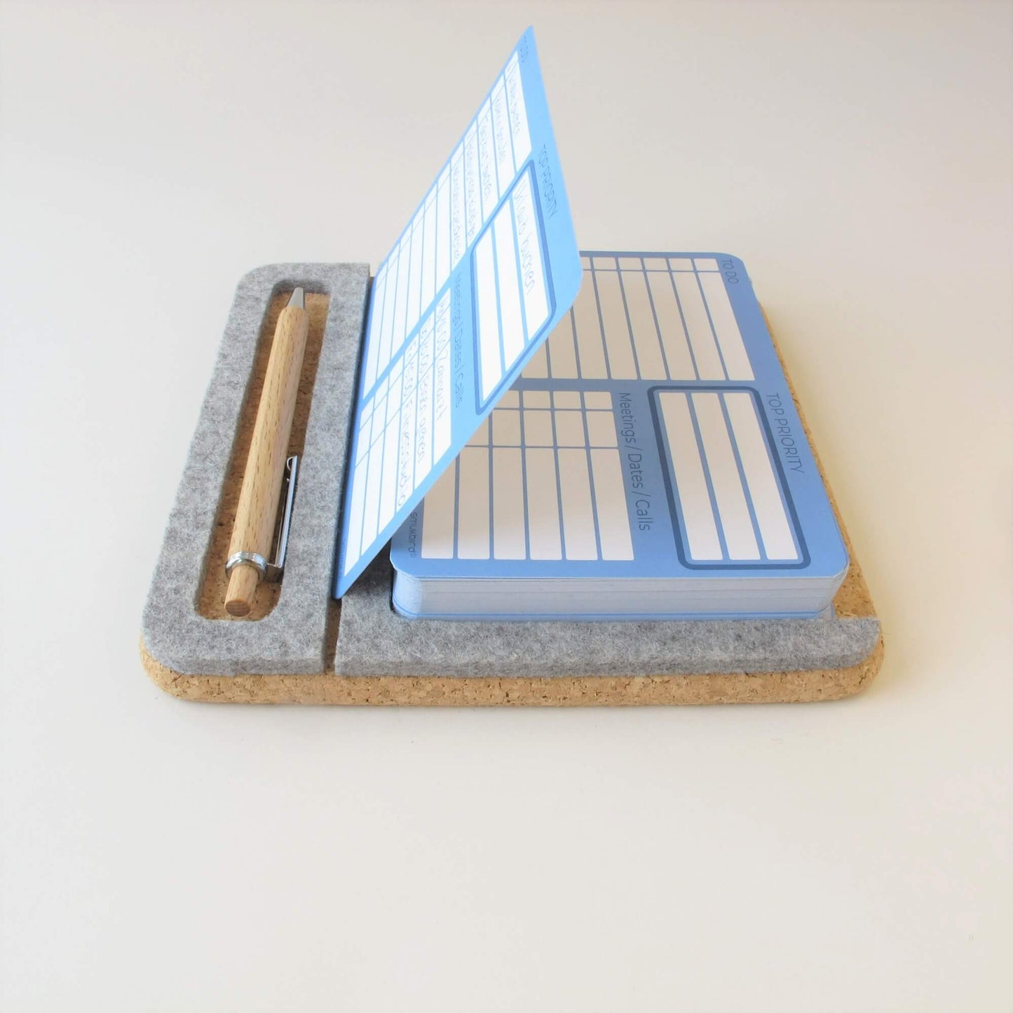 Notizzettelhalter "ToDo" inkl. 50 Karten & Holz-Kugelschreiber | aus Filz und Kork | hellgrau