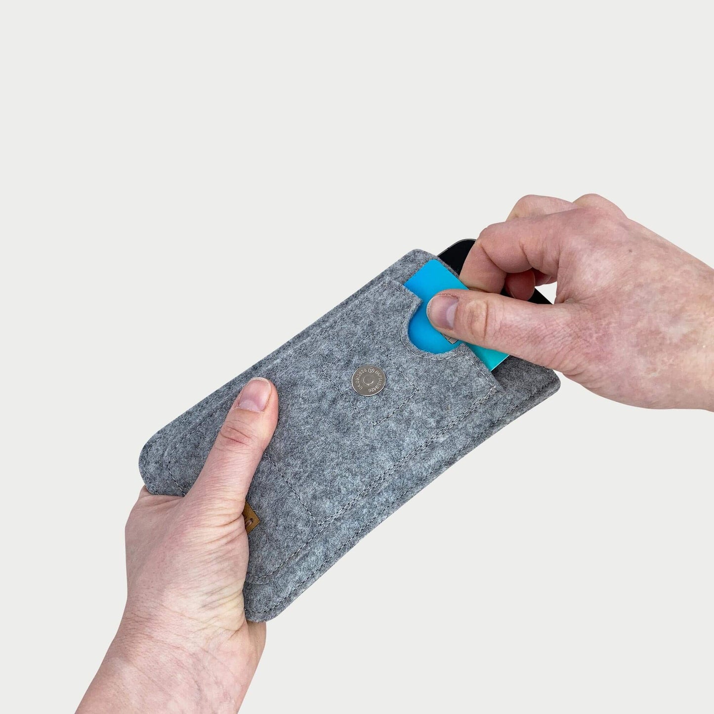 Handytasche für Google Pixel 9a | mit Magnetverschluss und extra Fach | hellgrau - Shapes | Modell HAKA