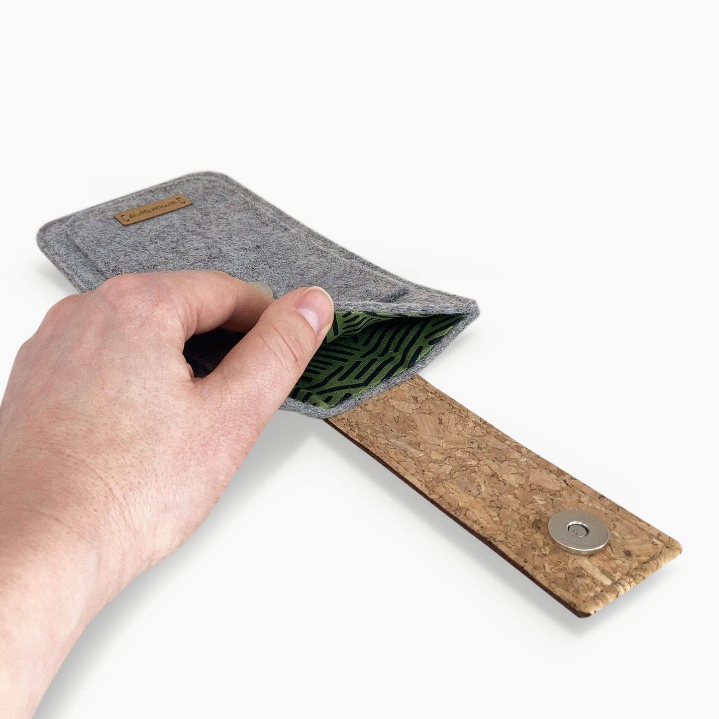 Handytasche für iPhone 15 | mit Magnetverschluss und extra Fach | hellgrau - Stripes | Modell HAKA