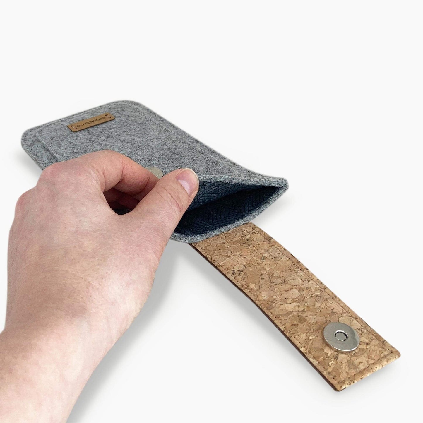 Handytasche für Fairphone 4 | mit Magnetverschluss und extra Fach | hellgrau - Tracks | Modell HAKA