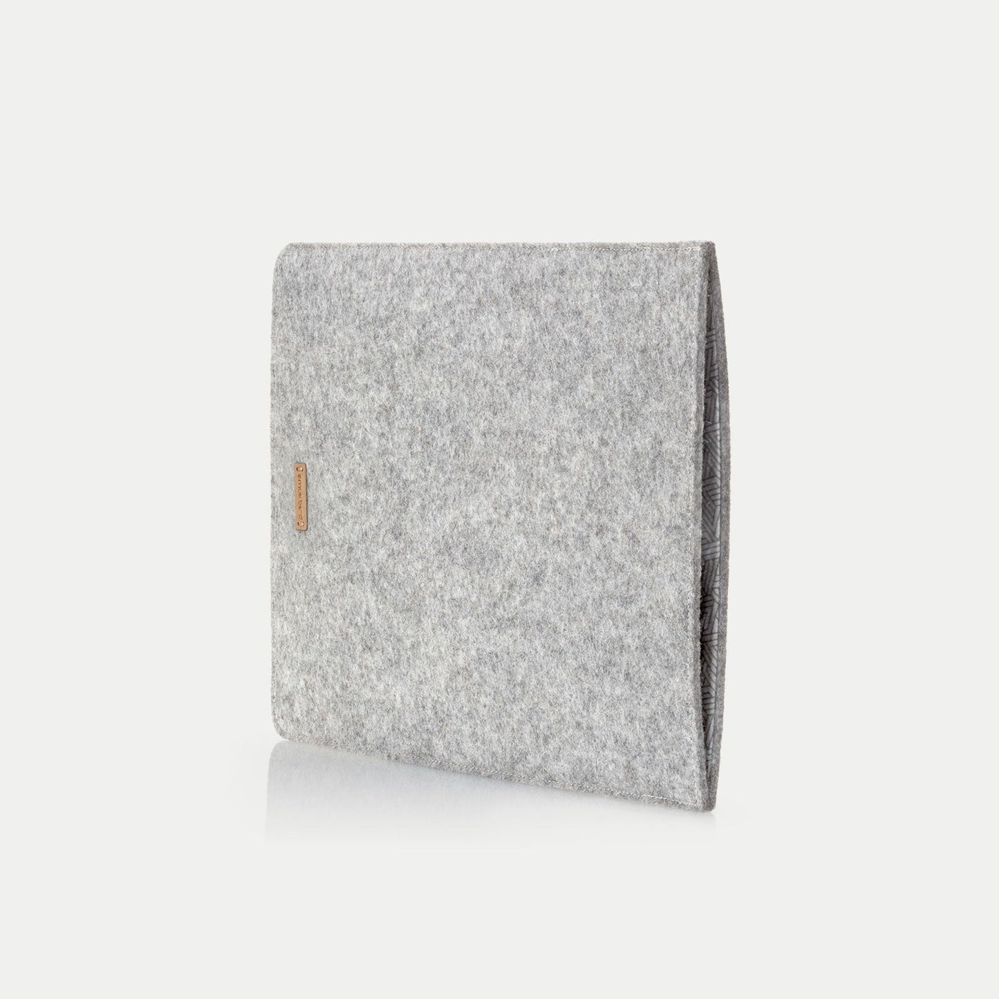 Sleeve for MacBook Pro 15 | made of felt and organic cotton | light grey - Tracks | model "LET"