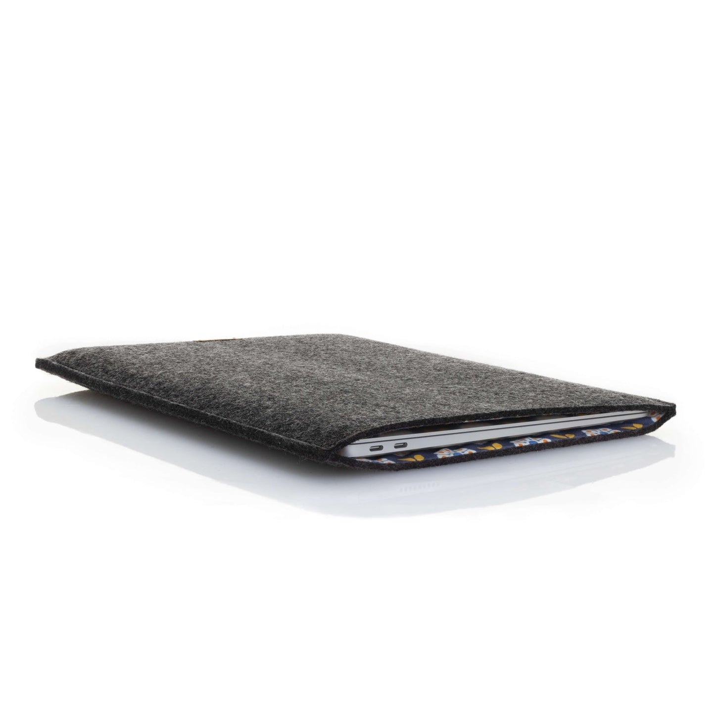 Sleeve for MacBook Pro 15 | made of felt and organic cotton | anthracite - Bloom | model "LET"