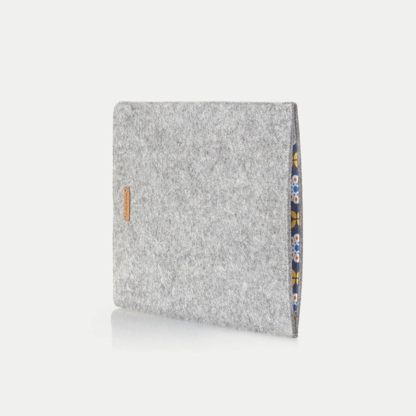 Case for Surface Pro 8 | made of felt and organic cotton | light grey - bloom | model "LET"