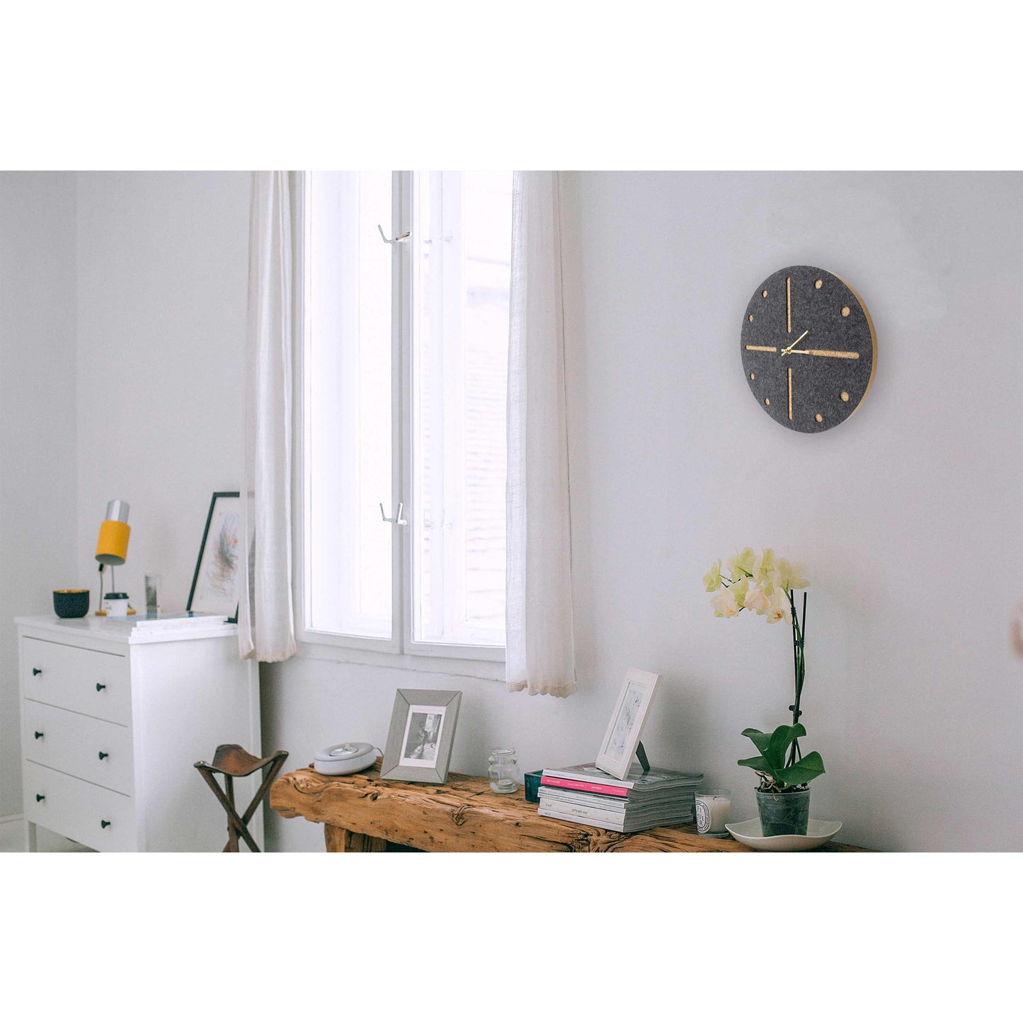 Wanduhr aus Filz und Kork 30 cm | anthrazit - gold | Design: Odense