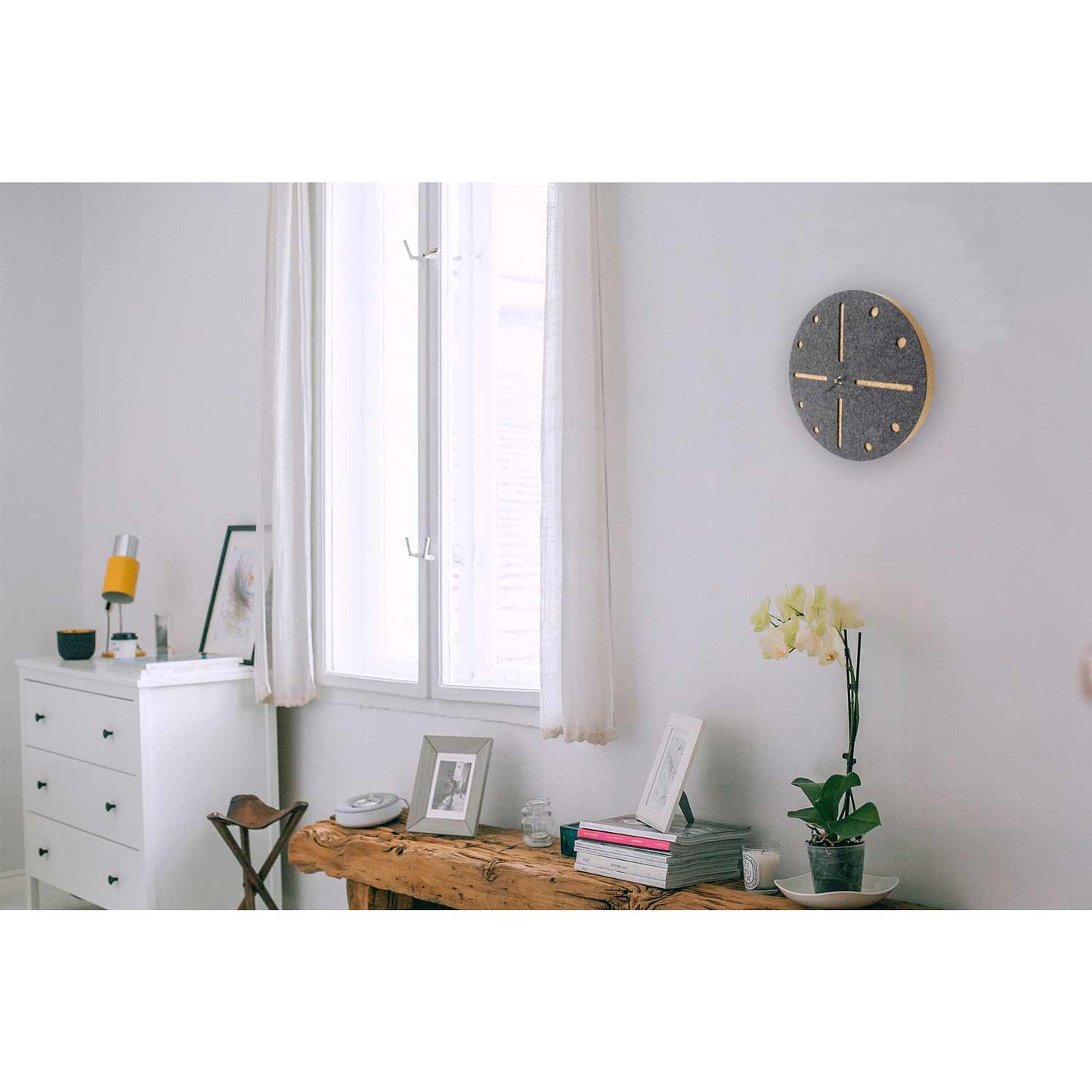 Wanduhr aus Filz und Kork 30 cm | anthrazit - schwarz | Design: Odense