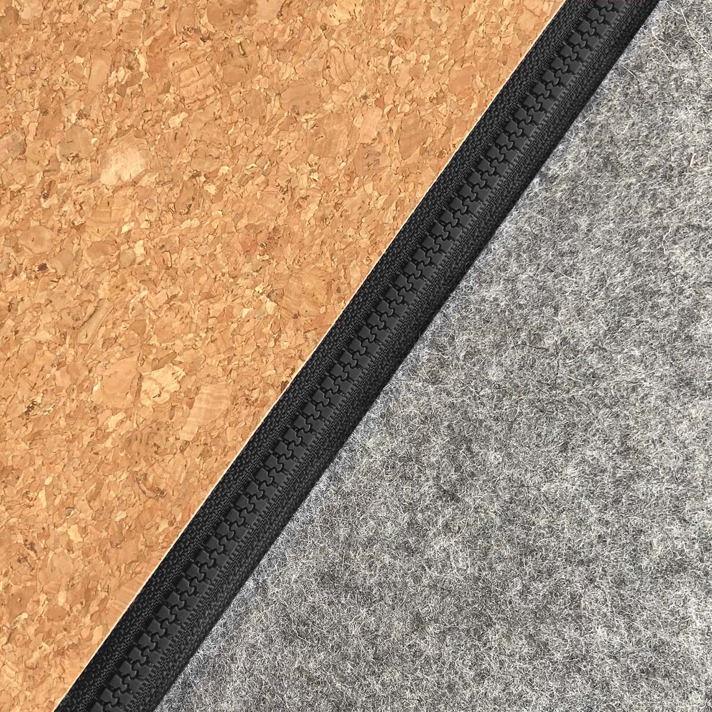 Zubehörtasche für Kabel & Co. | aus Filz und Kork | hellgrau-schwarz