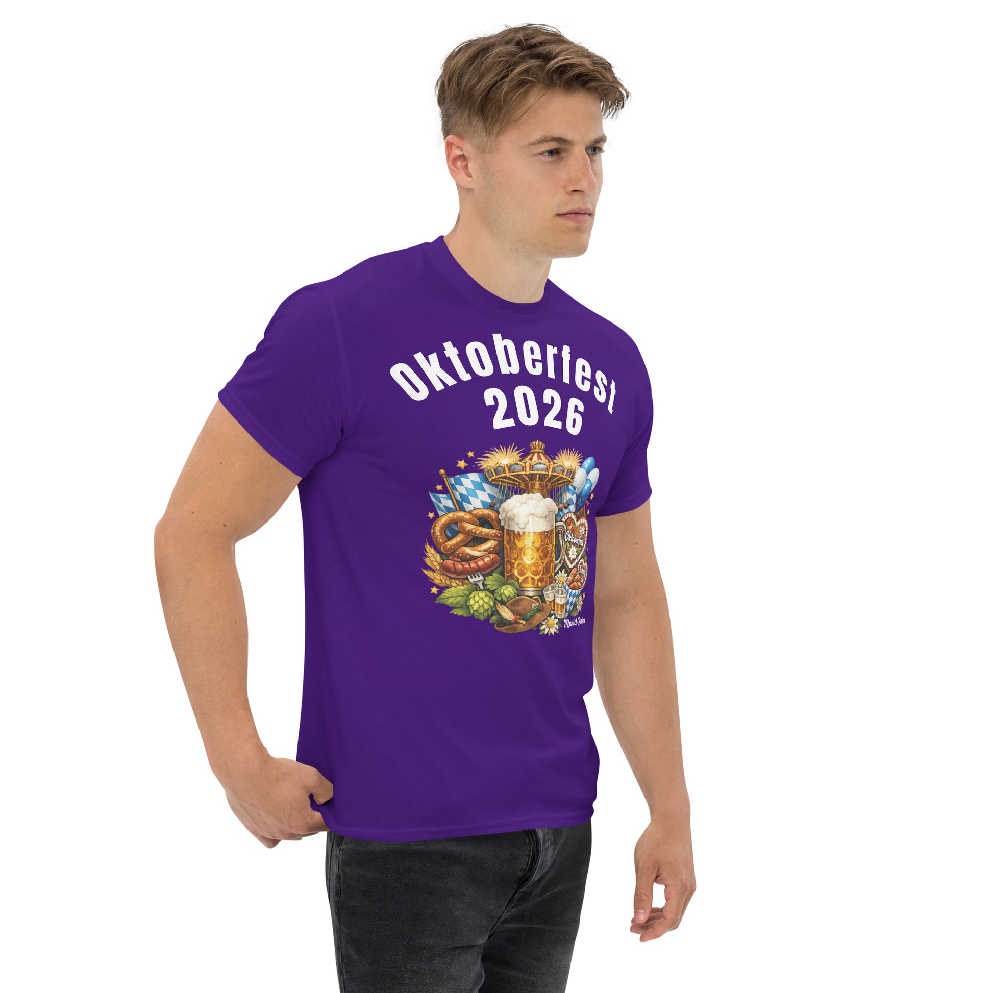 Lila Unisex-T-Shirt Oktoberfest 2026 München Edition, Frontansicht, klassisches Design, bequemes Unisex-Shirt von Online Kaufhaus München