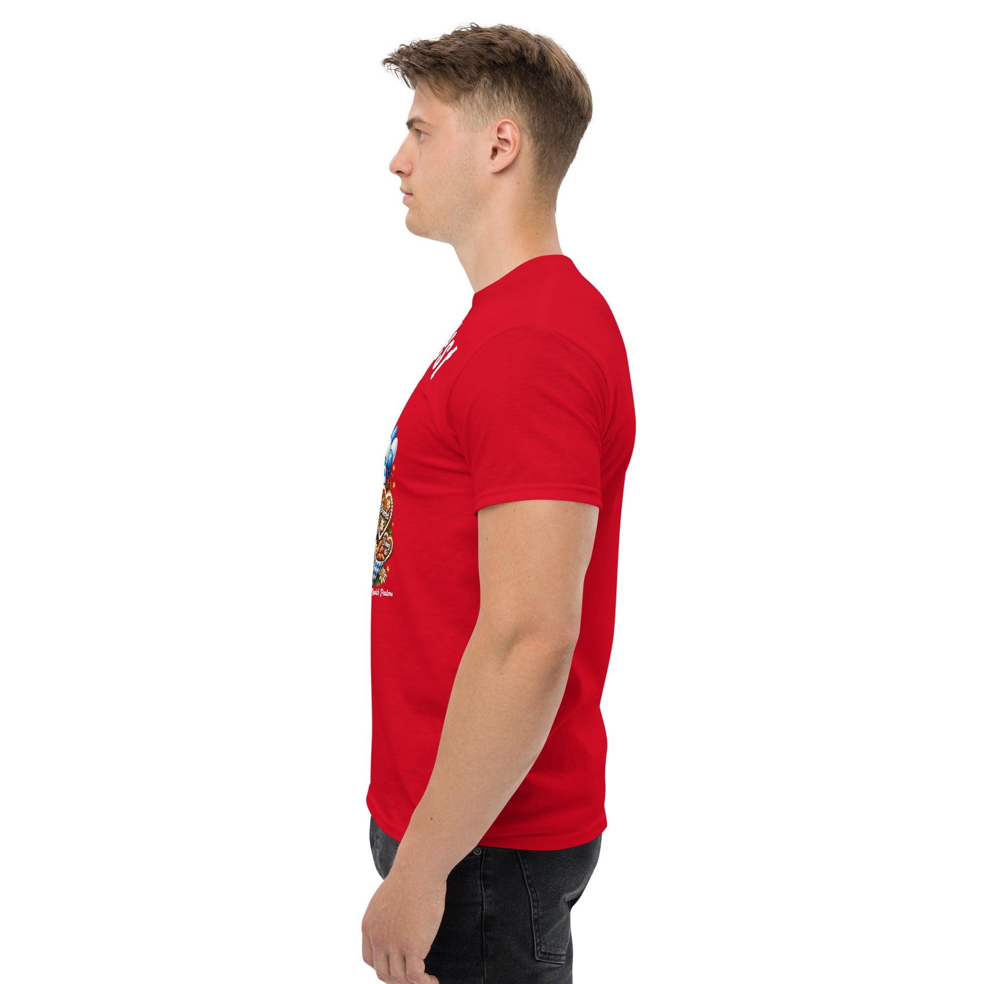 Rotes Unisex-T-Shirt Oktoberfest 2026 München Edition mit klassischem Design, sichtbar auf einem Model.