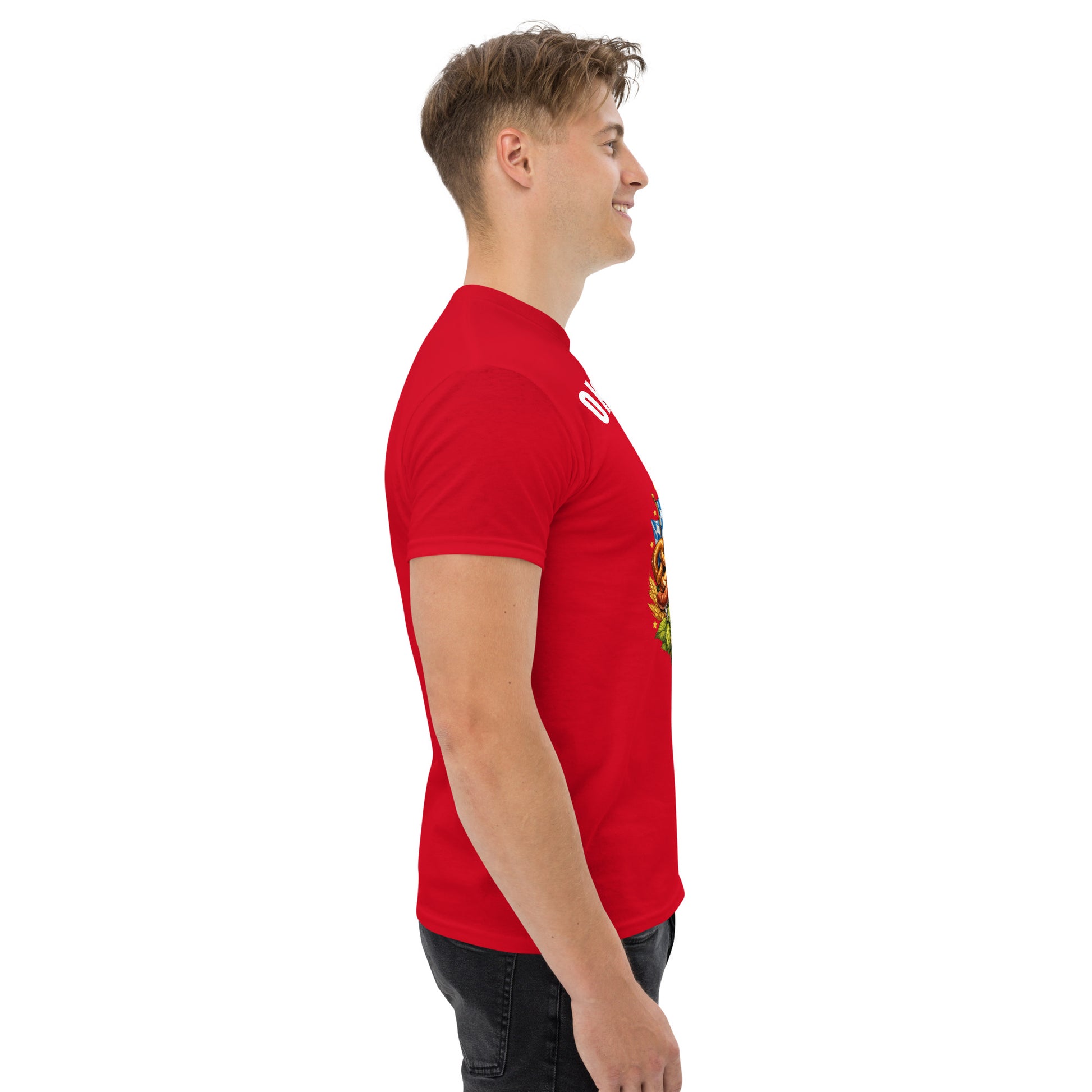 Rotes klassisches Unisex-T-Shirt Oktoberfest 2026 mit München-Edition, weicher Stoff, schlichtes Design, geeignet für Männer und Frauen.