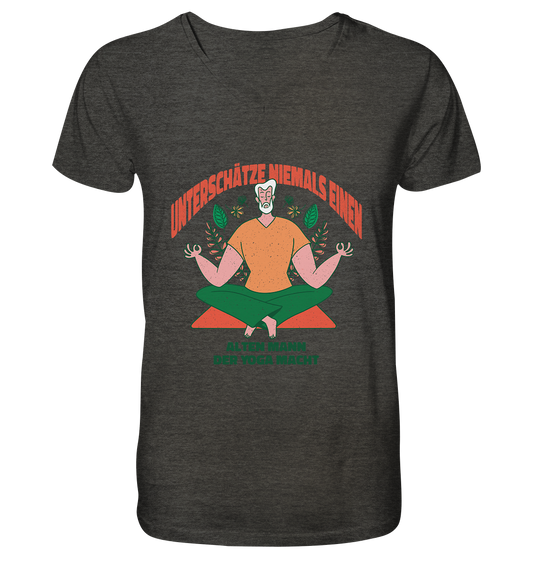 Unterschätze niemals einen alten Mann Yoga - Mens Organic V-Neck Shirt - Online Kaufhaus München